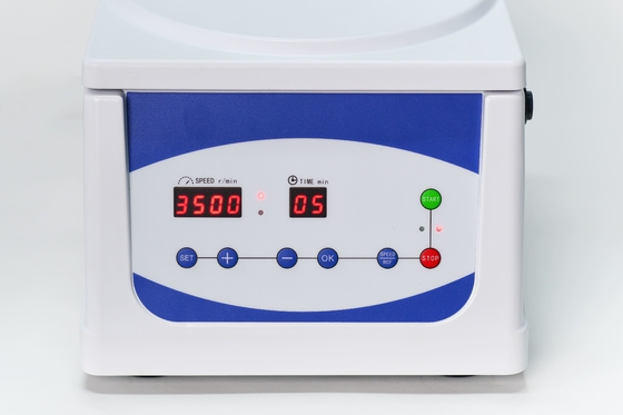 Centrifugatrice a bassa velocità a basso rumore a 4000 giri al minuto 2100xg RCF per applicazioni di laboratorio di routine