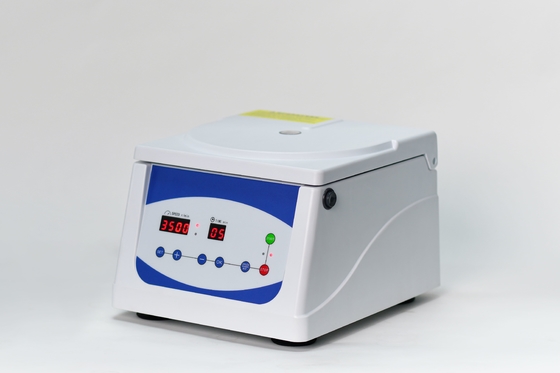 Centrifugatrice a bassa velocità a basso rumore a 4000 giri al minuto 2100xg RCF per applicazioni di laboratorio di routine